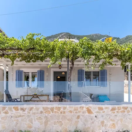 Elia Perigiali Lefkada Сasa de vacaciones